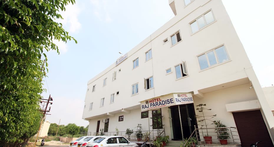 Hotel Raj Paradise, Agra 1
